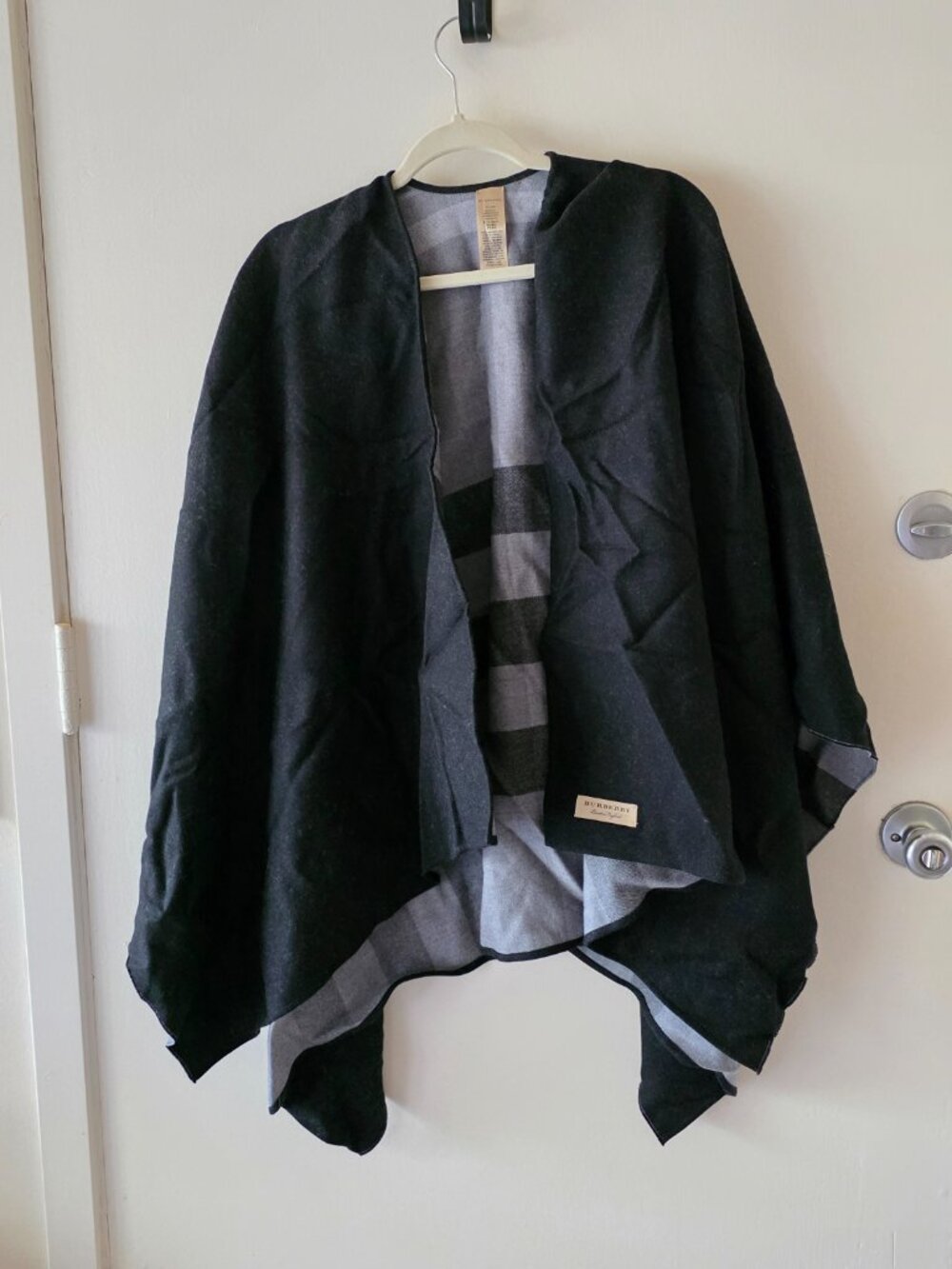 Burberry - Picture 3 of 16